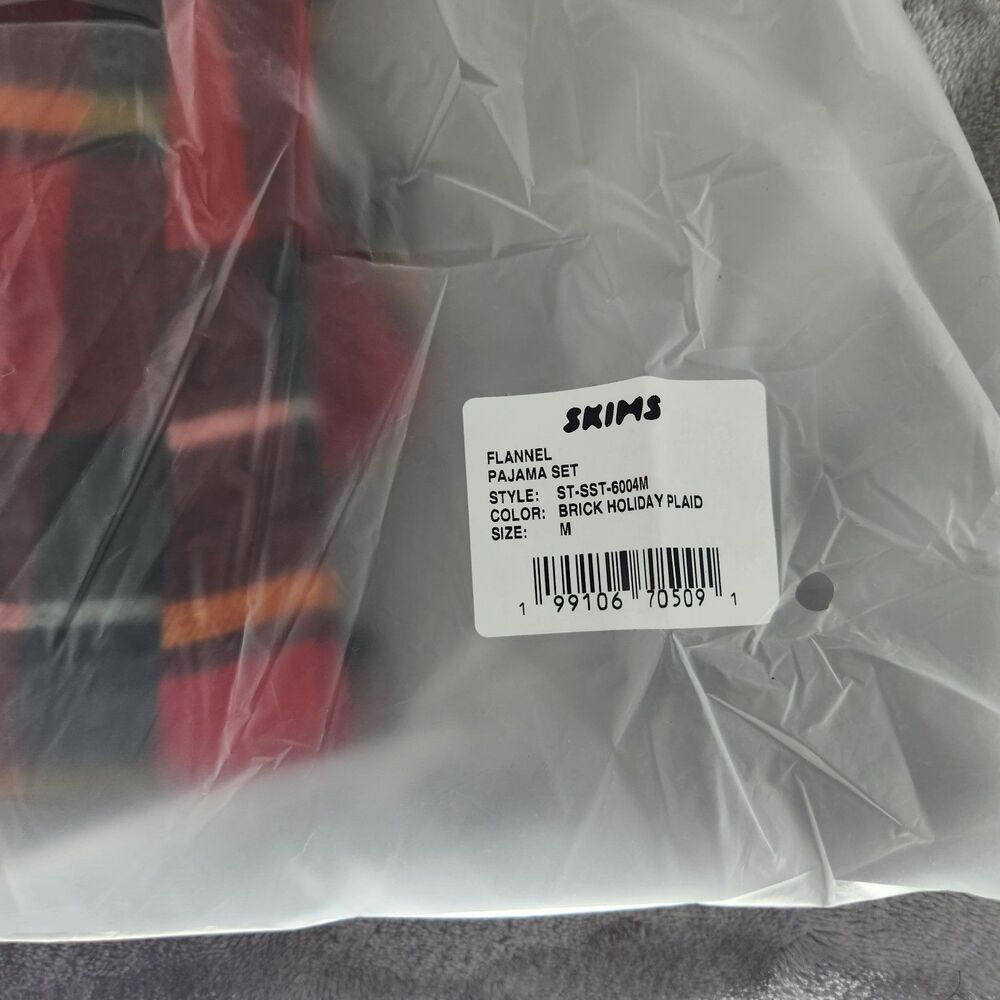 NWT SKIMS‎ Medium Brick Red Holiday Plaid Flannel Pajama Set NWT - Picture 3 of 16